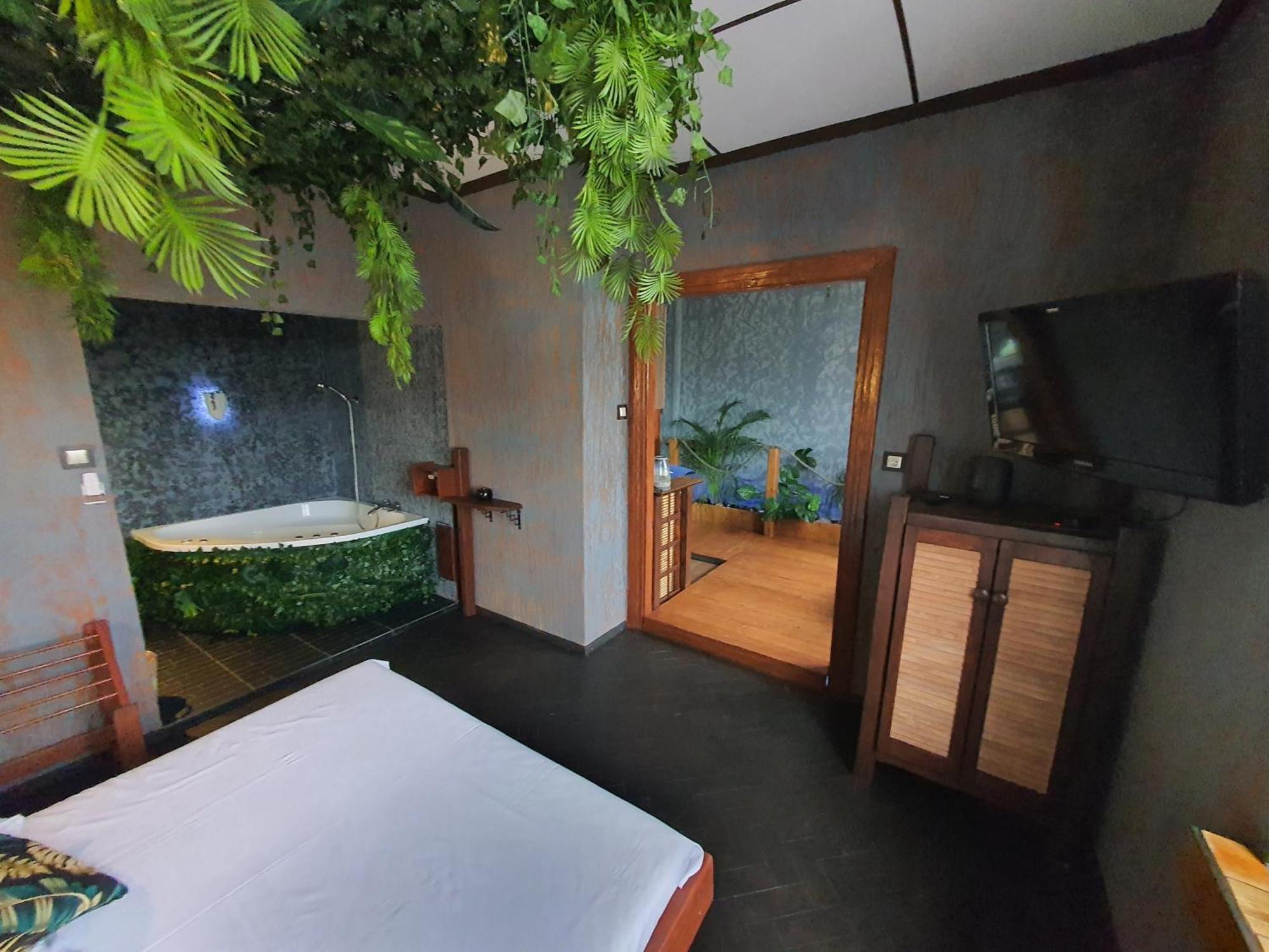 Tropicana Jacuzzi Apartment 克拉科夫 外观 照片